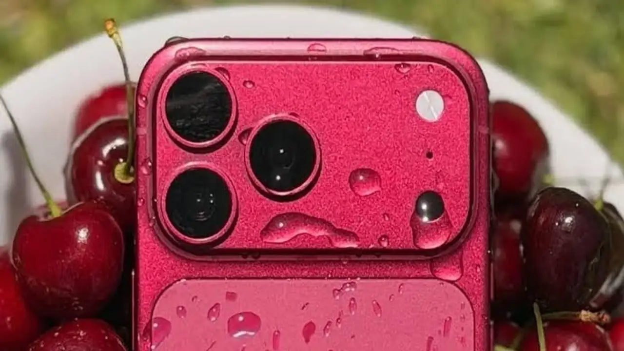 iPhone 18 Pro Max يظهر بألوان جديدة وجاذبية اللون الكرزي الداكن.